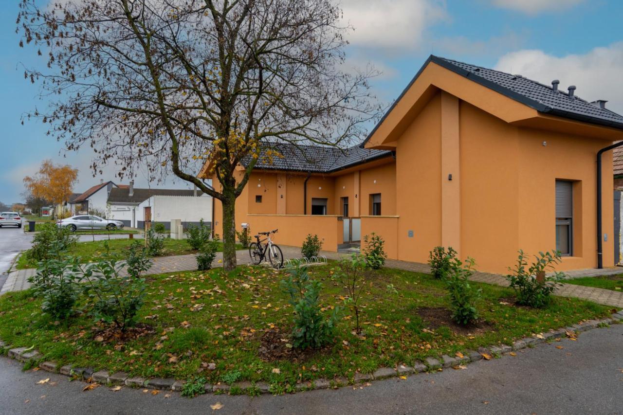 Pension Pannonia Parndorf Eksteriør bilde