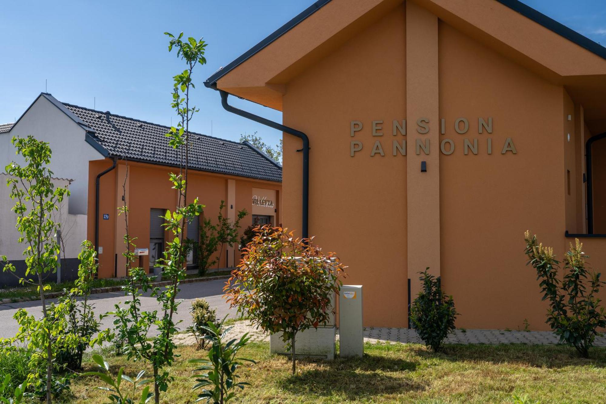 Pension Pannonia Parndorf Eksteriør bilde